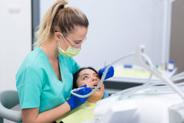 Best Emergency Dentist for Knocked-Out Tooth in Martinsvle, IL